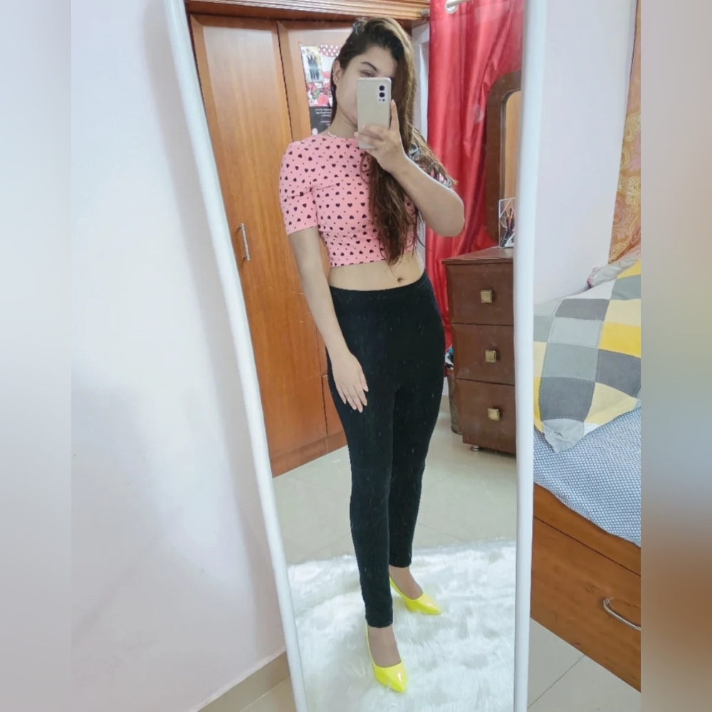 Casual Pink Crop Top - Picture 4 of 5